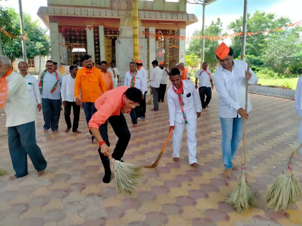 पंतप्रधान मोदी यांच्या वाढदिवसानिमित्त जिल्हाभर नामदेव कदम मित्र मंडळाचे कार्यक्रम सुरू