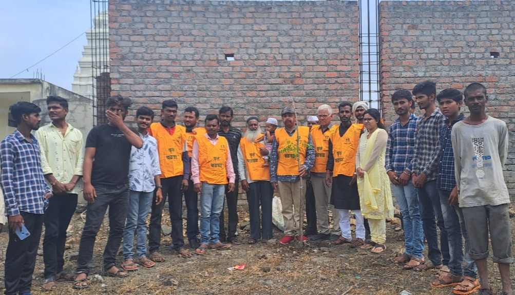 सामाजिक कार्यकर्ते संतोष मगर यांचा वाढदिवस विविध सामाजिक उपक्रमांनी साजरा सामाजिक कार्यकर्ते संतोष मगर यांचा वाढदिवस विविध सामाजिक उपक्रमांनी साजरा