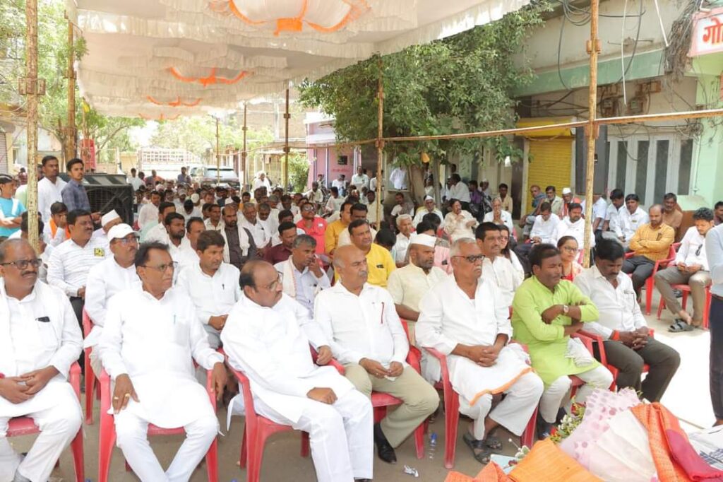 तीस वर्षाची हुकूमशाही लातूर बाजार समितीचे मतदार मोडीत काढणार - माजी मंत्री आ.संभाजीराव पाटील निलंगेकर