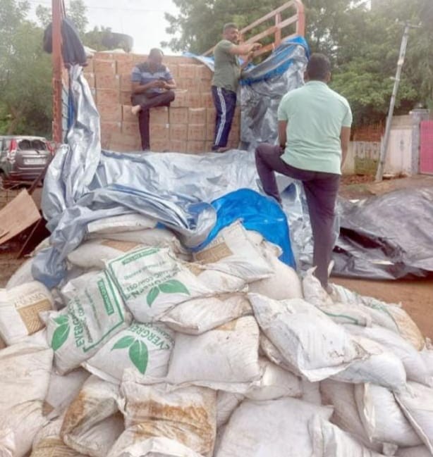 लिंबोळी खताच्या आडून अवैध देशीदारूचा धंदा !!कसा चालू देइल ग्रामीण पो. स्टे.चा बंदा ?