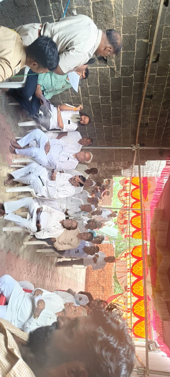 शेतकरी एकटा नाही, पोलीस आपल्या सोबत आहेत’ उपविभागीय पोलीस अधिकारी श्री. मायने यांचा विश्वासदायी संवाद;