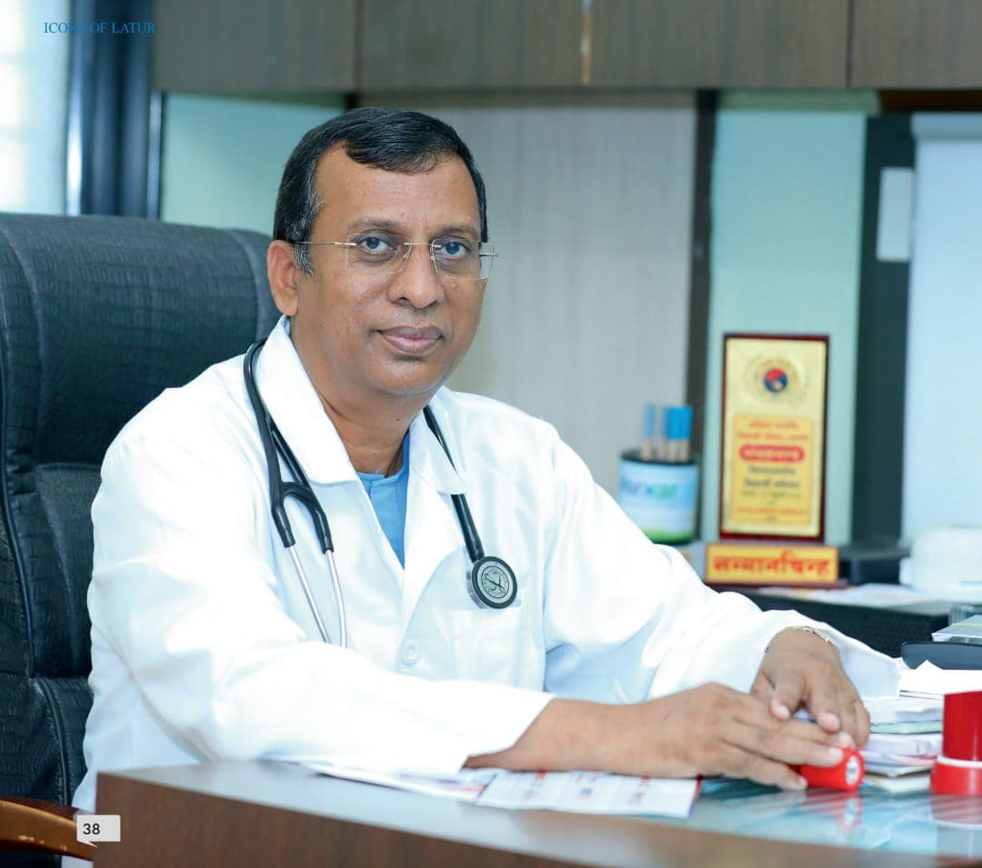 दुष्काळाच्या पार्श्वभूमीवर सामाजिक जाणीमा जपत डॉ. माधव चंबुले यांचा स्तुत्य उपक्रम; गरजू रुग्णांसाठी अल्प दरात शस्त्रक्रिया व आरोग्य सेवा