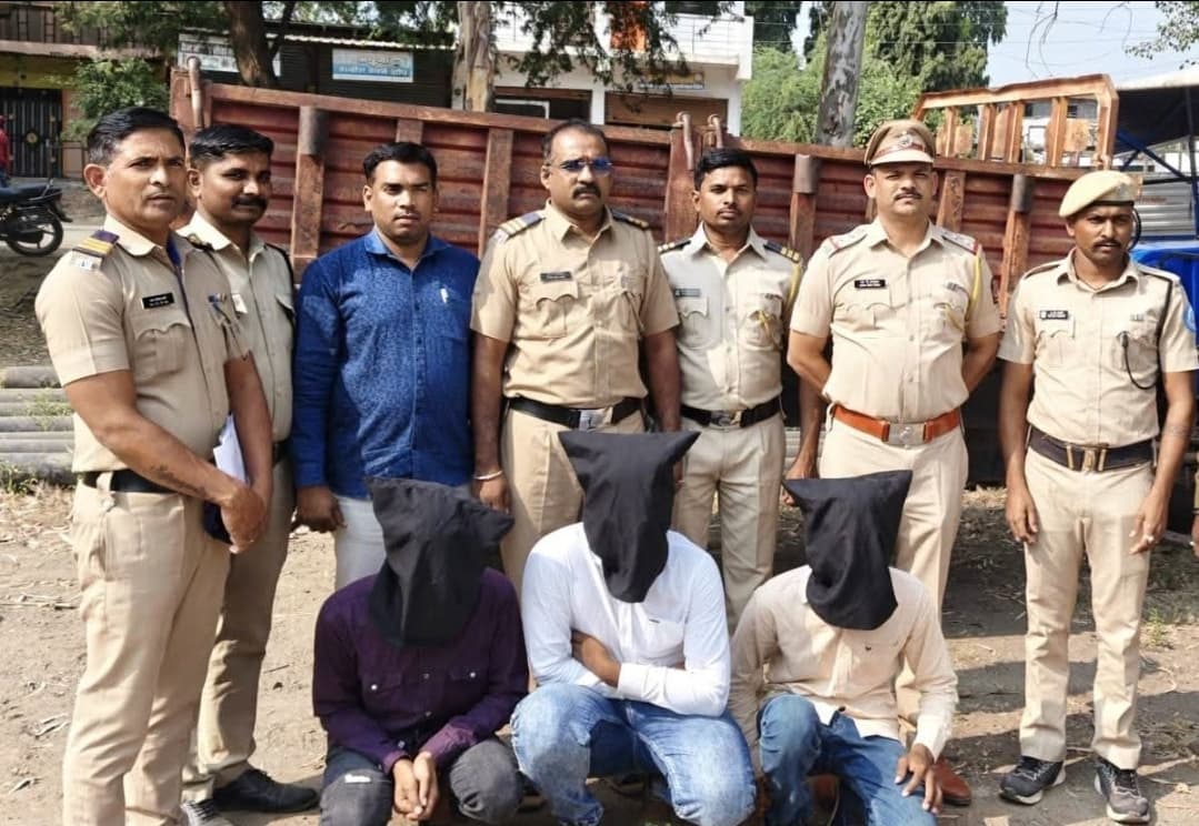 वाढवणा पोलीसांची कामगिरी; ७० हजार रुपयांची ट्रॉली जप्त