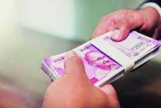 कर्ज देण्याच्या बहाण्याने महिलांची फसवणूक