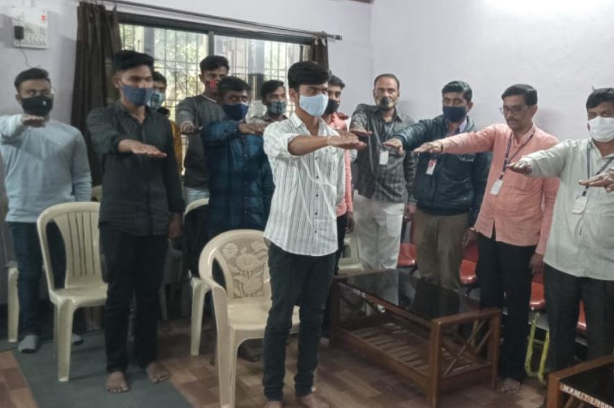 यशवंतराव चव्हाण महाराष्ट्र मुक्त विद्यापीठाच्या अभ्यास केंद्रात राष्ट्रीय मतदार दिनानिमित्त शपथविधी