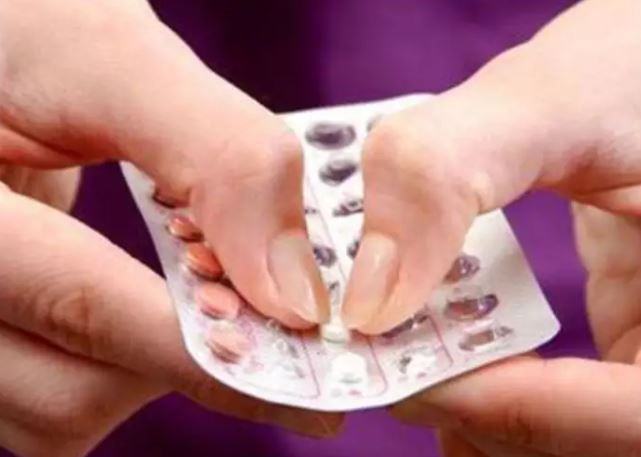 गर्भपाताच्या गोळ्या बाळगल्याने डॉक्टरवर गुन्हा