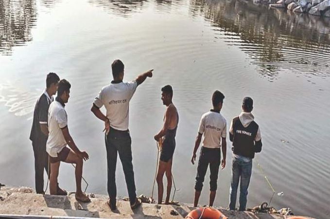 कपडे धुण्यासाठी गेलेल्या नऊ वर्षीय मुलीचा तळ्यामध्ये बुडून मुलीचा मृत्यू