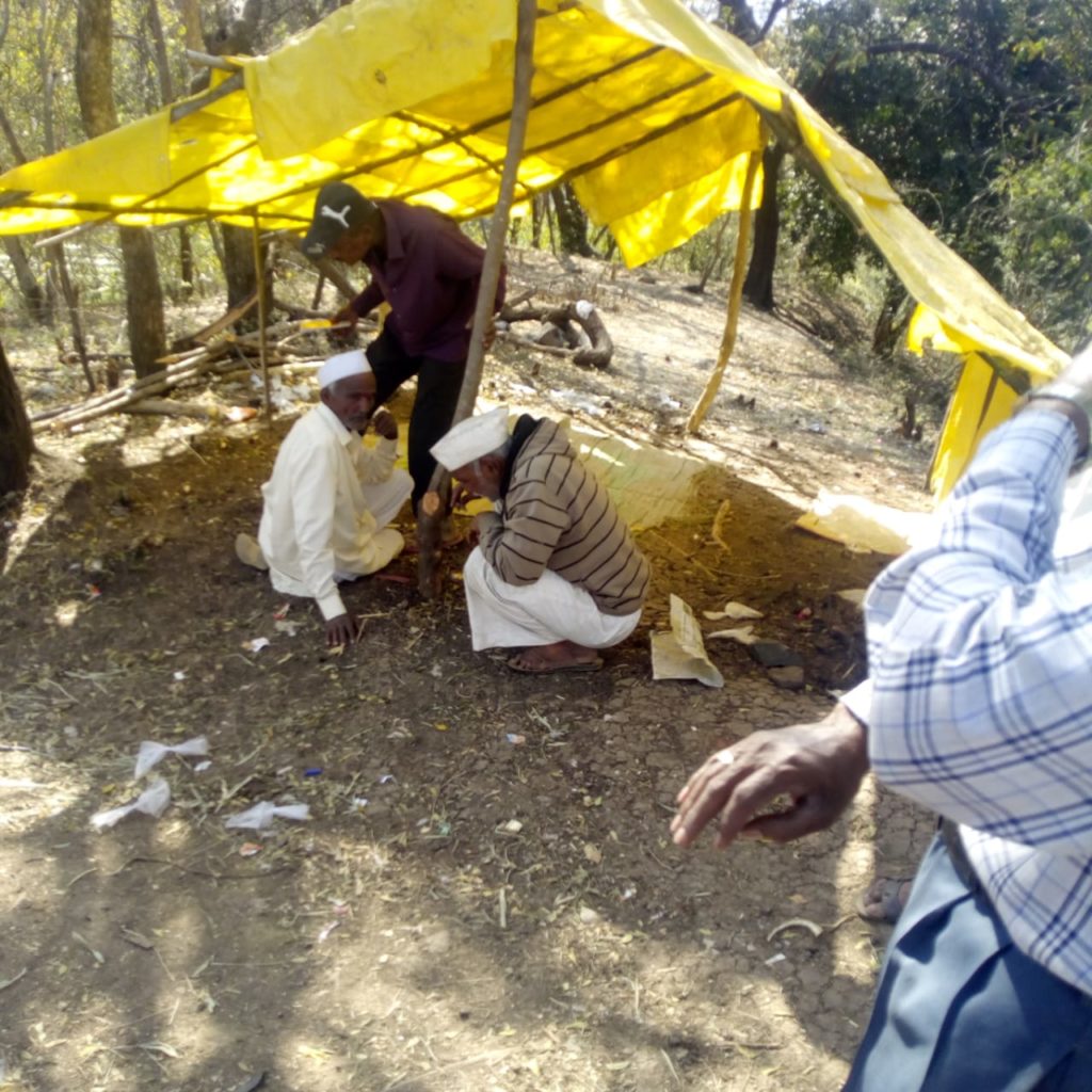 खेड शिवापुर गावात हातभट्टी ची सरेआम विक्री पोलीसांचा मात्र याकडे कानाडोळा