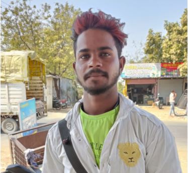 धुलिवंदनाच्या दिवशी खाद्यपदार्थ बनवण्यासाठी शिवारात गेलेल्या चार मित्रापैकी एकाचा तलावात बुडून मृत्यु