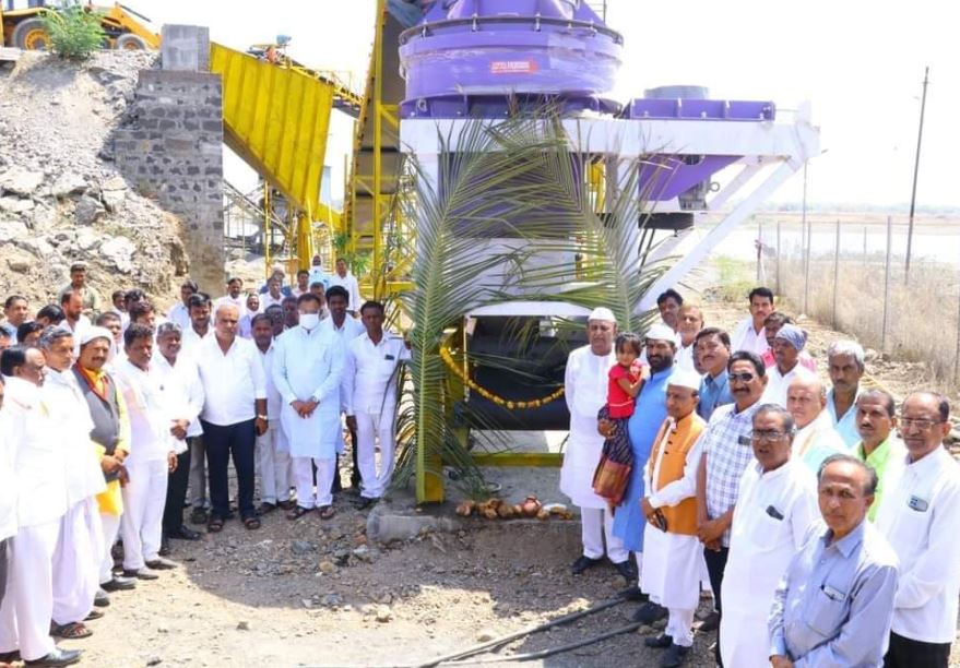 पाटील खडी केंद्राचा माजी राज्यमंत्री बाळासाहेब जाधव यांच्या हस्ते शुभारंभ !