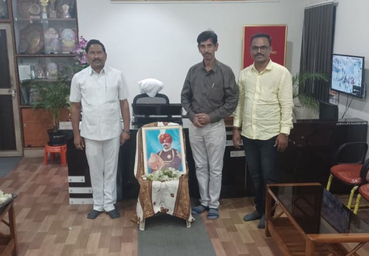 महात्मा फुले महाविद्यालयात राजर्षी शाहू महाराज यांची जयंती साजरी