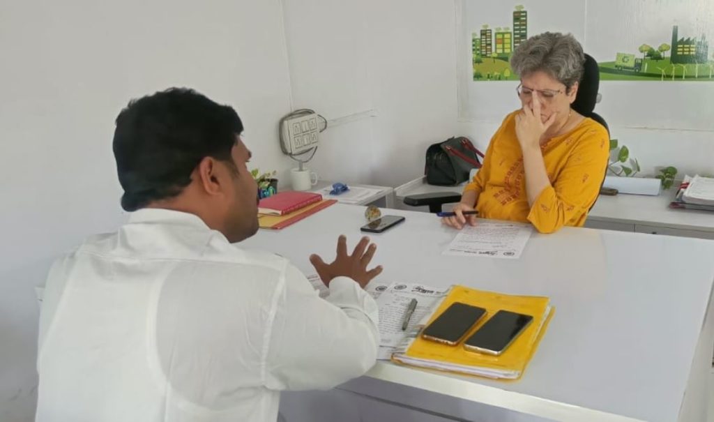 शहरातील विविध मागण्यांसाठी प्रादेशिक उपसंचालकाकडे दिले निवेदन