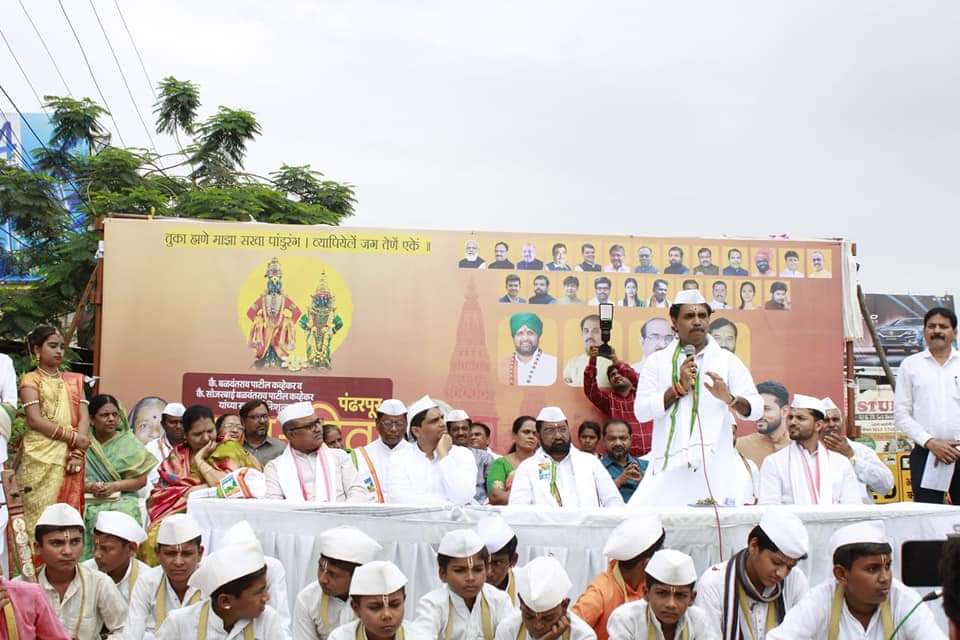 आधुनिक युगातही हजारो आई-वडिलांची सेवा करणारा भक्‍त पुंडलिक - आ.संभाजीराव पाटील निलंगेकर