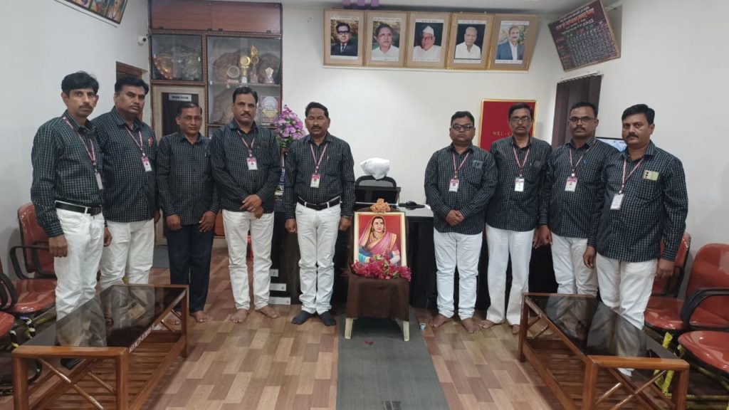 महात्मा फुले महाविद्यालयात राजमाता जिजाऊंना अभिवादन