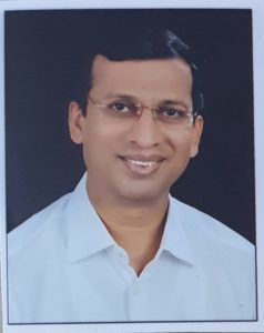 प्रसिध्द सर्जनतज्ञ समाजसेवक डॉ.माधव चंबुले यांचा डॉक्टर दिवसानिमित्त सत्कार व वृक्षारोपण