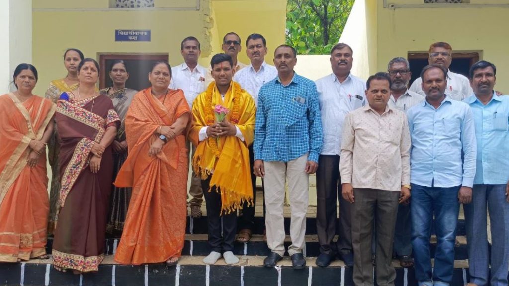 प्रेमदास राठोड यांचे एनडीए परीक्षेत यश...