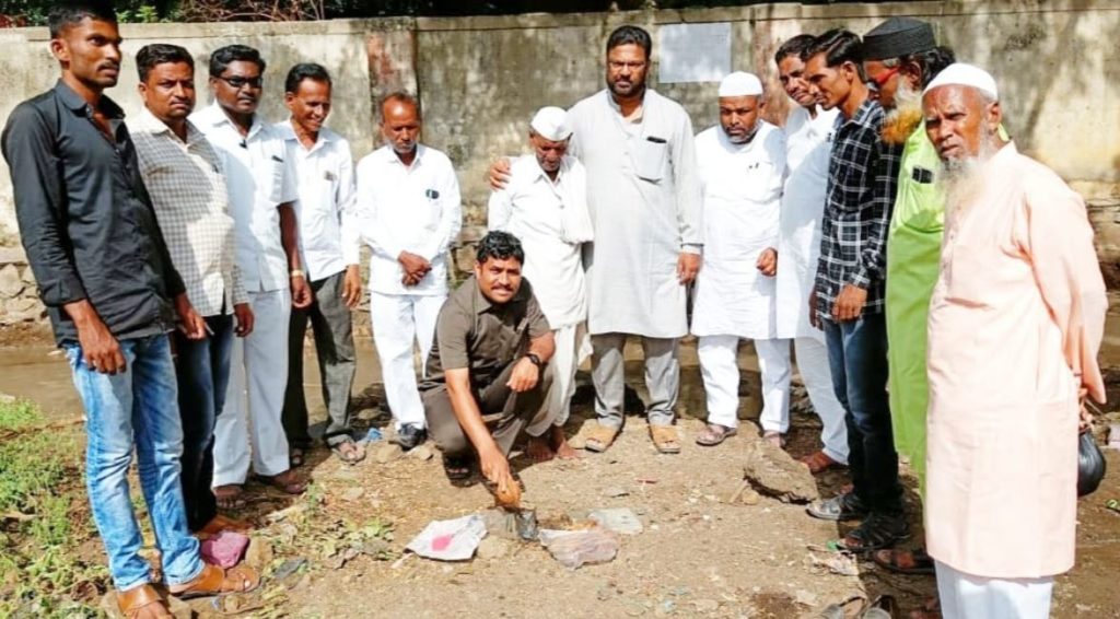 दहा लाख रूपये किंमतीची नाली बांधकाम आणी रोड क्राॅसींग कामाचा शुभारंभ