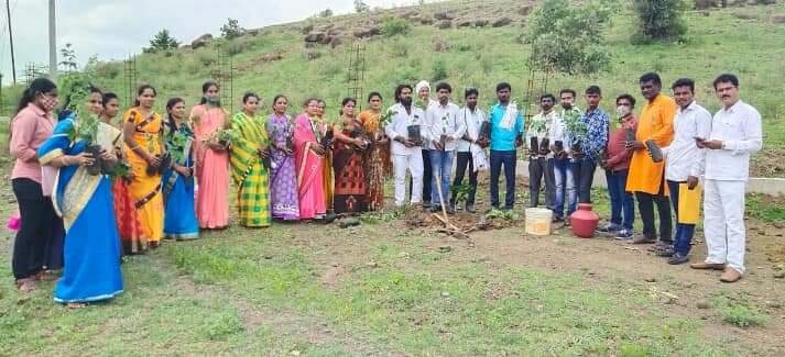 आ. बच्चूभाऊ कडू यांचा वाढदिवस विविध सामाजिक उपक्रमांनी साजरा