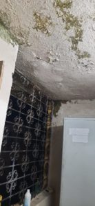 अतनूर प्राथमिक आरोग्य केंद्राची इमारत कोसळण्याच्या मार्गावर