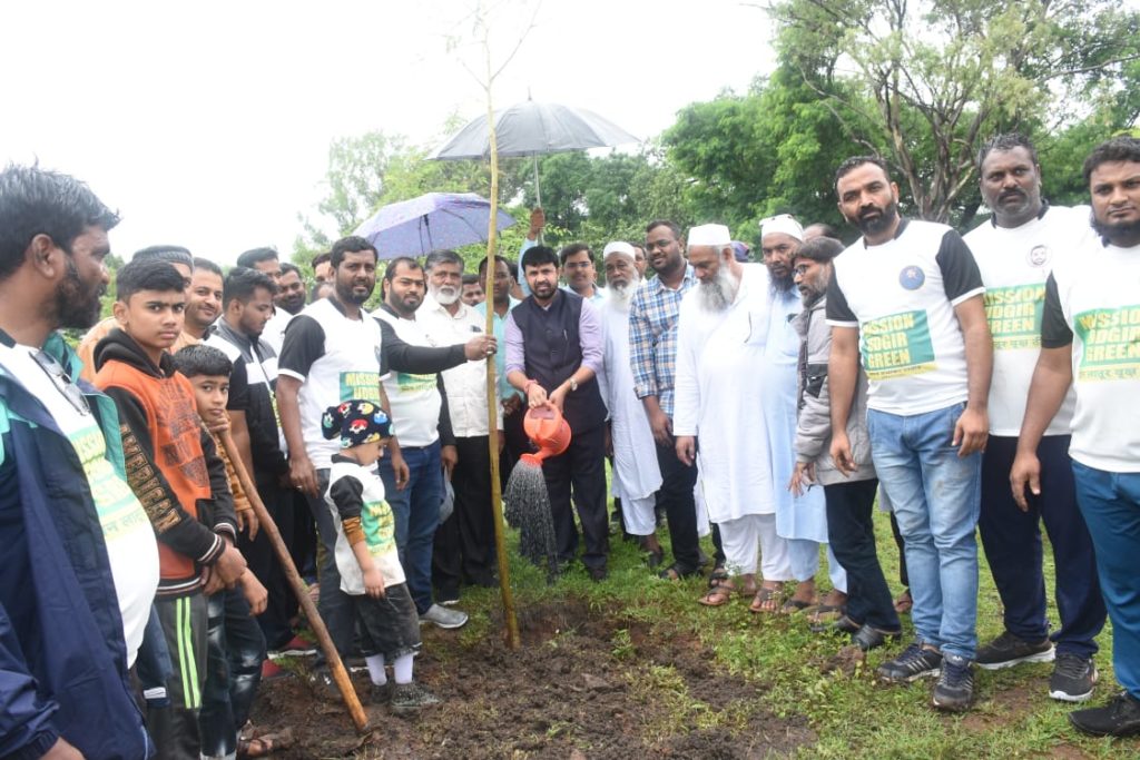 शाश्वत विकासासाठी वृक्षारोपण काळाची गरज - आ.संजय बनसोडे