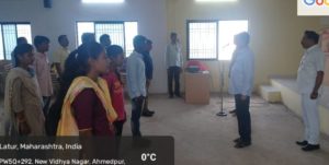 महात्मा फुले महाविद्यालयात स्वराज्य सप्ताह निमित्त समूह राष्ट्रगीत गायन संपन्न