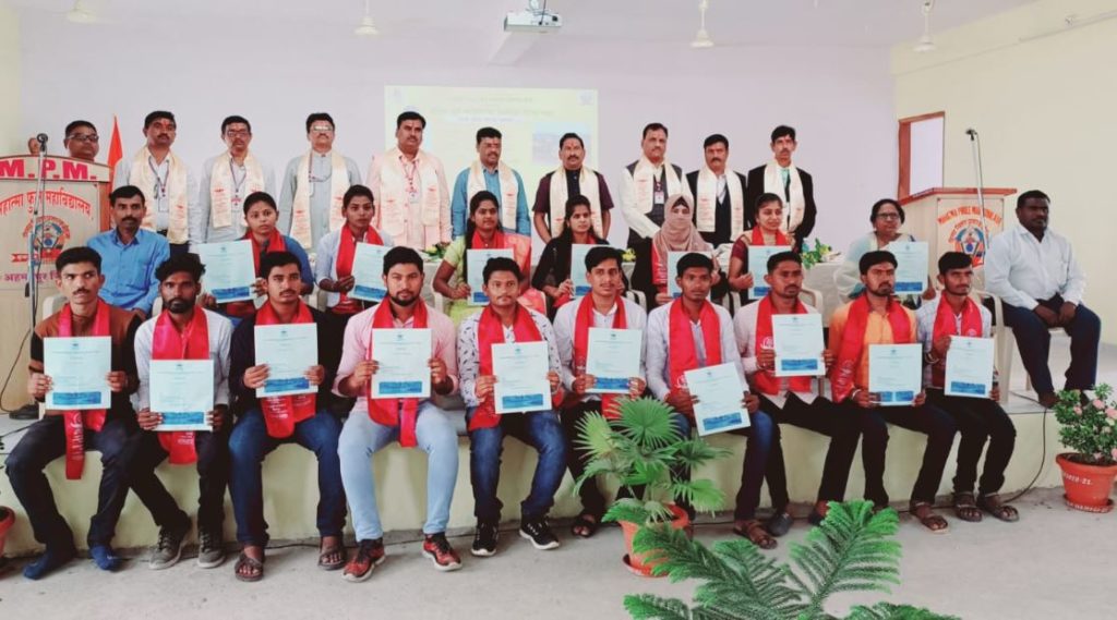 स्पर्धेचे आव्हान स्वीकारूनच जीवनात यशस्वी होता येते - उपविभागीय अधिकारी प्रवीण फुलारी