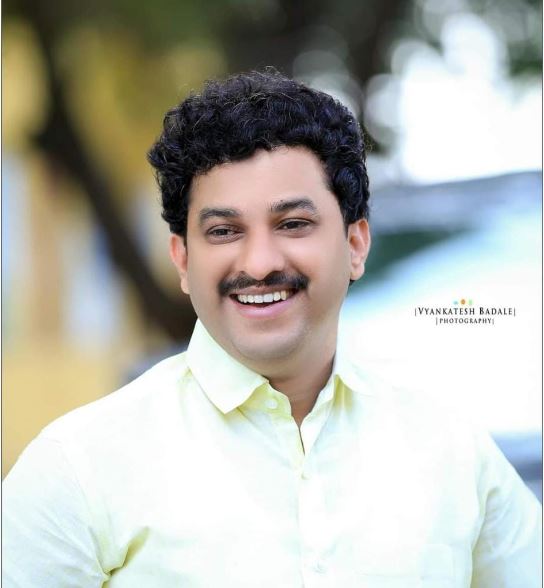 नागरिकांनी सन्मानाने राष्ट्रध्वज उतरवून तिरंगा राष्ट्रध्वजाचा सन्मान करावा - डॉ.संतोष मुंडे