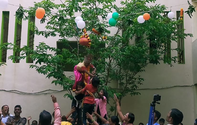 सम्राट चंद्रगुप्त मौर्य इंटरनॅशनल स्कूल दहीहंडी उत्साहात साजरी