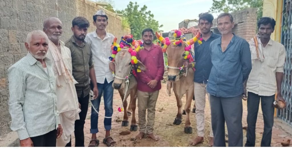 दरवर्षी प्रमाणे यावर्षी ही सुमठाणा गावातील पोळा उत्साह साजरा करण्यात आला