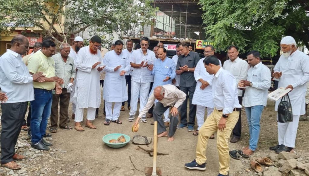 आमदार बाबासाहेब पाटील यांच्या हस्ते ३० लक्ष रुपयांच्या विकासकामांचे भूमिपूजन !