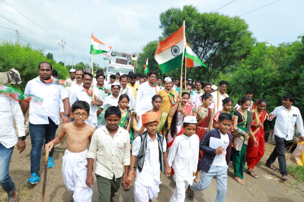 जिल्हा काँग्रेसच्या आझादी गौरव पदयात्रेचा शानदार शुभारंभ