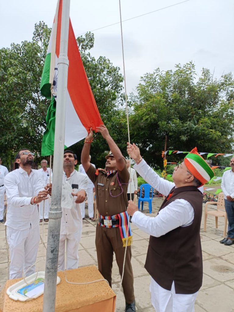 श्यामलाल हायस्कूलमध्ये स्वातंत्र्याचा अमृत महोत्सव व स्वातंत्र्य दिन उत्साहात साजरा !