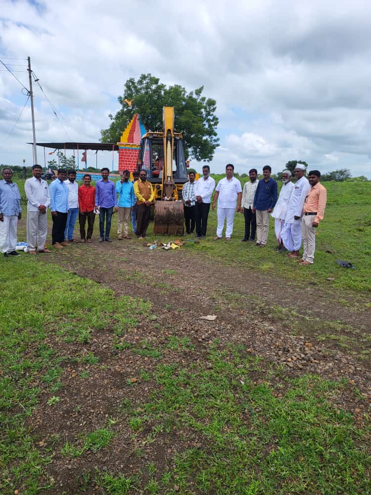 सुंदर बामणी हरित बामणी उपक्रमाचे सहकार महर्षी चंद्रकांतअण्णा वैजापूरे यांच्या हस्ते भूमिपूजन