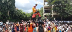 लालबहादुर शास्त्री मा.विद्यालयात दहीहंडी उत्साहात साजरी