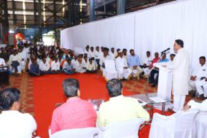 मारुती महाराज साखर कारखान्यात भविष्यात डीस्टलरी को जनरेशन प्रकल्प उभा राहील - माजी मंत्री दिलीपराव देशमुख