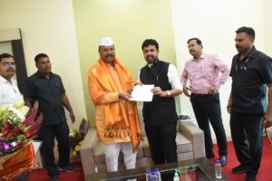 शेतकऱ्यांना हेक्टरी 50 हजार रुपये द्या - कृषिमंत्र्याकडे आ.बनसोडे यांची मागणी