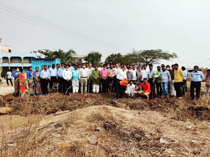 छ्त्रपती शिवाजी महाराज जयंती निमित्त वृक्षारोपण कार्यक्रम संपन्न