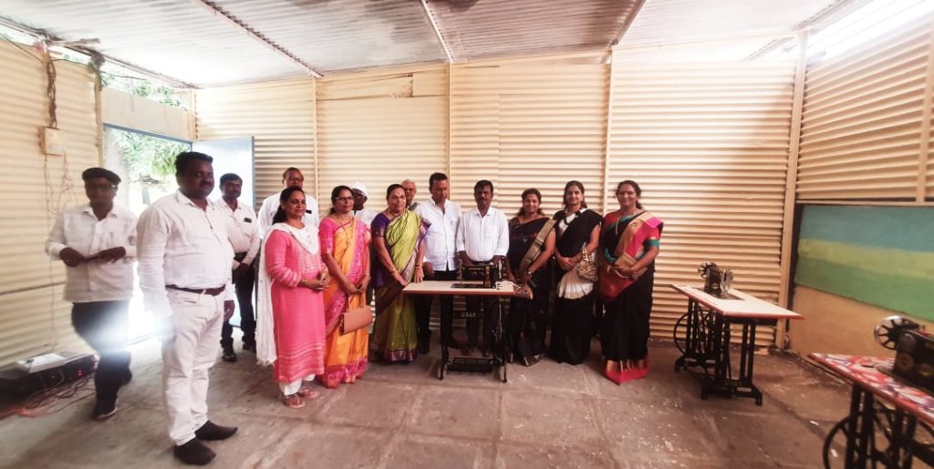 कौशल्य विकास व उद्योग केंद्राचे उद्घाटन