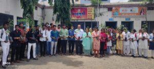 मातृभूमीने दिले विद्यार्थ्यांना वृक्ष दान-दत्तक