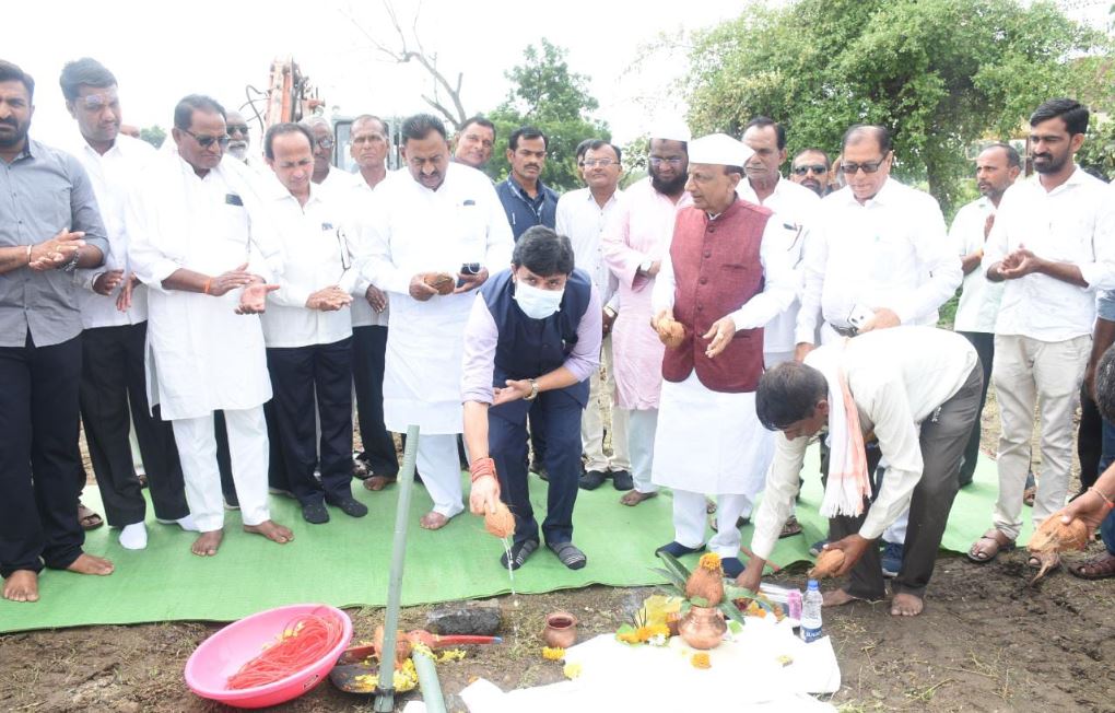 शिरूर ताजबंद ते उदगीर डांबरीकरण व रुंदीकरण रस्ता कामाचा भूमिपूजन सोहळा!