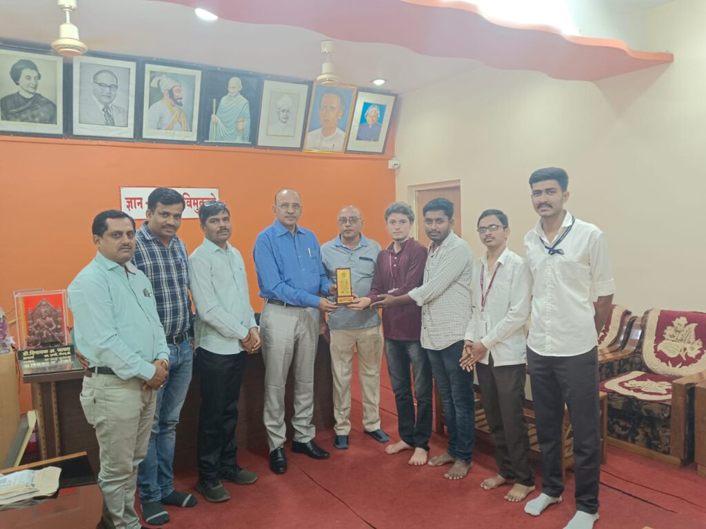 "ब " विभागीय अंतर महाविद्यालयीन बुद्धिबळ पुरुष स्पर्धेत शिवाजी महाविद्यालयाचा संघ द्वितीय