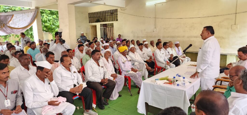 शेतकऱ्यांची आर्थिक स्थिती सुधारण्यासाठी जिल्हा बँक शेतकऱ्यांच्या पाठीशी खंबीर - आमदार बाबासाहेब पाटील