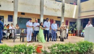 दयानंद कला महाविद्यालयातील विद्यार्थ्यांनी केला शिक्षक दिन साजरा