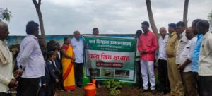 नागतिर्थवाडी येथे उपसरपंच कै.विष्णूदास गुणाले यांच्या स्मरणार्थ वृक्षारोपण