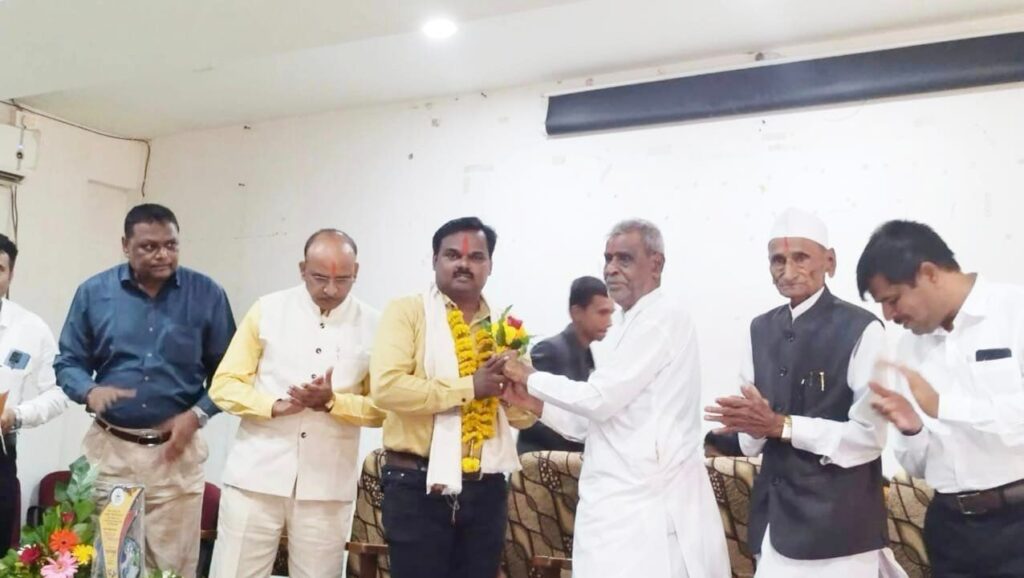 वाङ्मय मंडळातून विद्यार्थ्यांचा सर्वांगीण विकास होतो- डॉ कमलाकर गव्हाणे