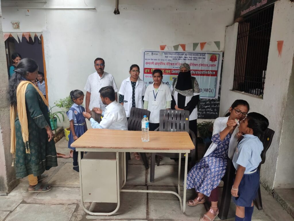 रामकृष्ण पब्लिक स्कूल येथे लहान बालकांसाठी सुवर्णप्राशन संस्कार शिबिर संपन्न