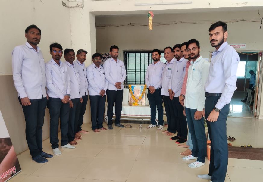 बालाघाट तंत्रनिकेतन मध्ये डॉ. पंडित जवाहरलाल नेहरू यांची जयंती साजरी