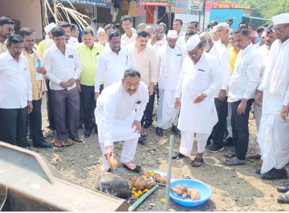 आ. बाबासाहेब पाटील यांच्या हस्ते २८५ लक्ष रुपयांच्या रस्ते कामाचे भूमिपूजन