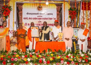प्रल्हादबुवा रामदासी यांना श्री समर्थ रामदास स्वामीचा राष्ट्रीय पुरस्कार प्रदान