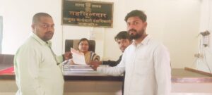 पाण्याच्या टाकीचे बंद पडलेले काम तात्काळ चालू करा - मनसे